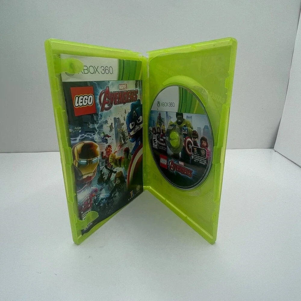LEGO Marvel's Avengers X360 (Xbox 360, 2016) Complete W/ Manual